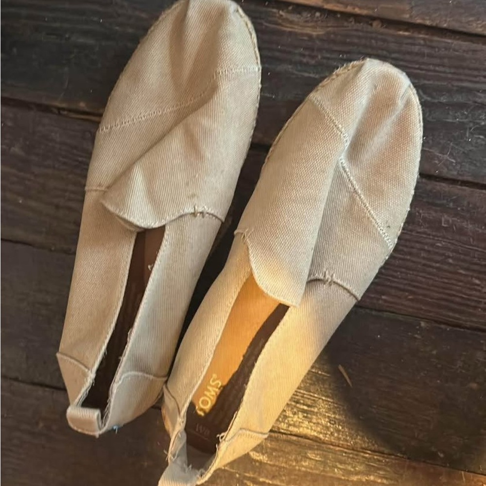 TOMS Women's Tan Slip-On Shoes